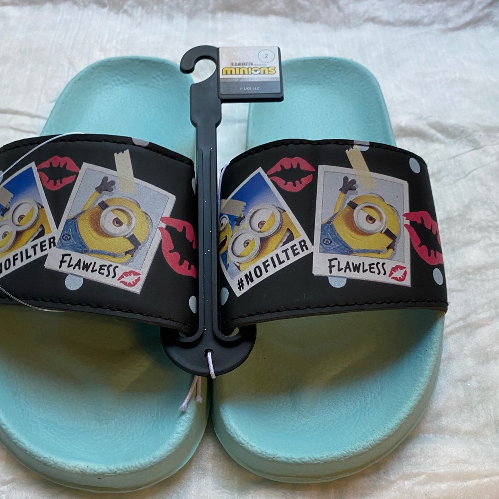 MINIONS SLIDES SANDALS - Picture 9 of 15